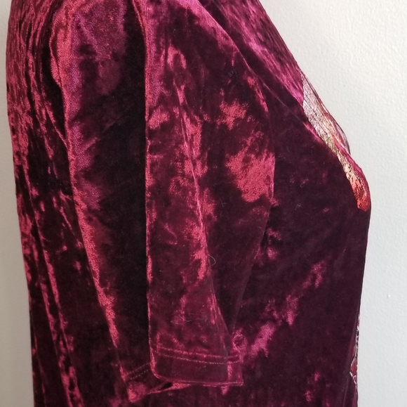 2/$15Pink Floyd red Dark Side S velvet shirt - Picture 6 of 8